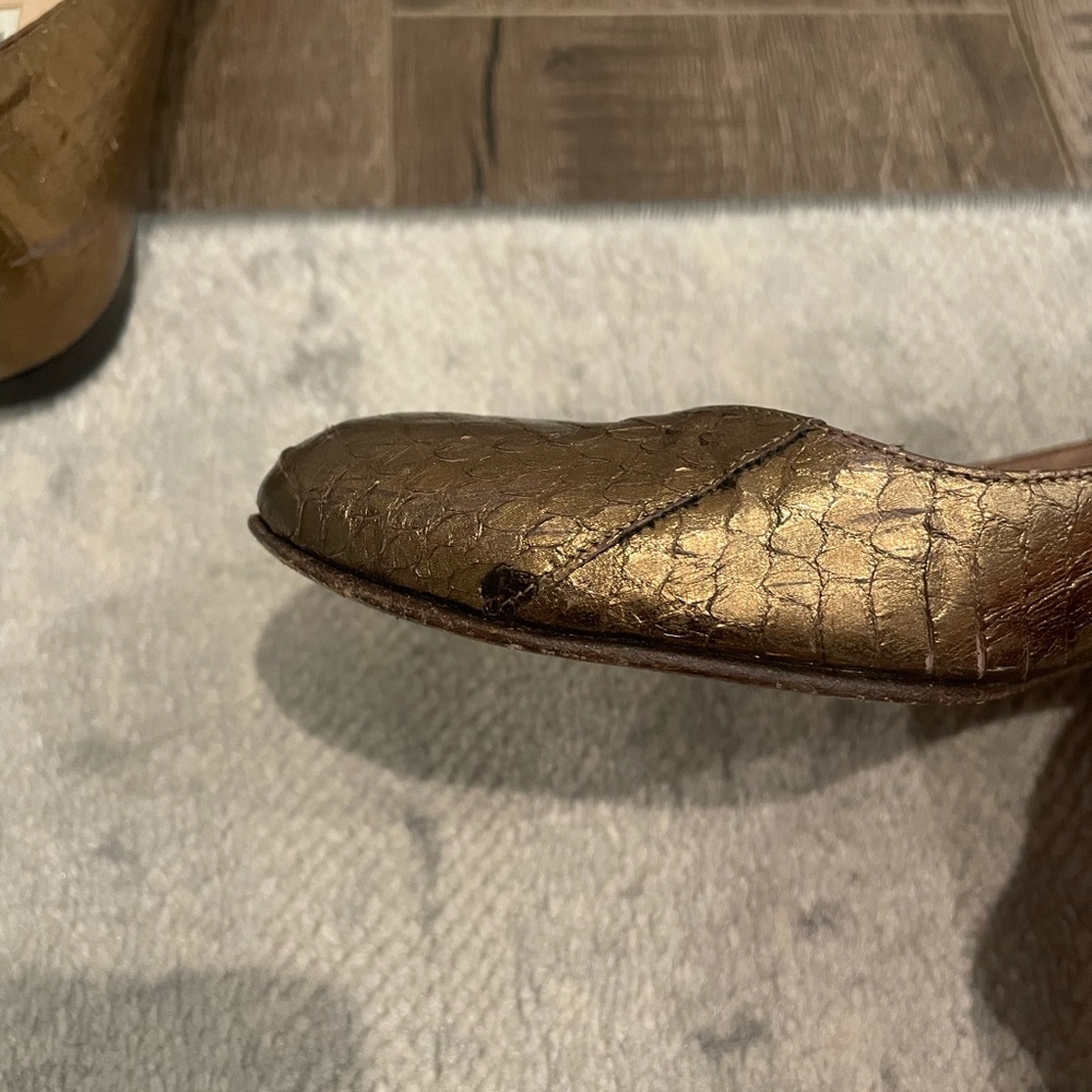 Manolo Blahnik Tere Leather Bronze Flats - Picture 7 of 7